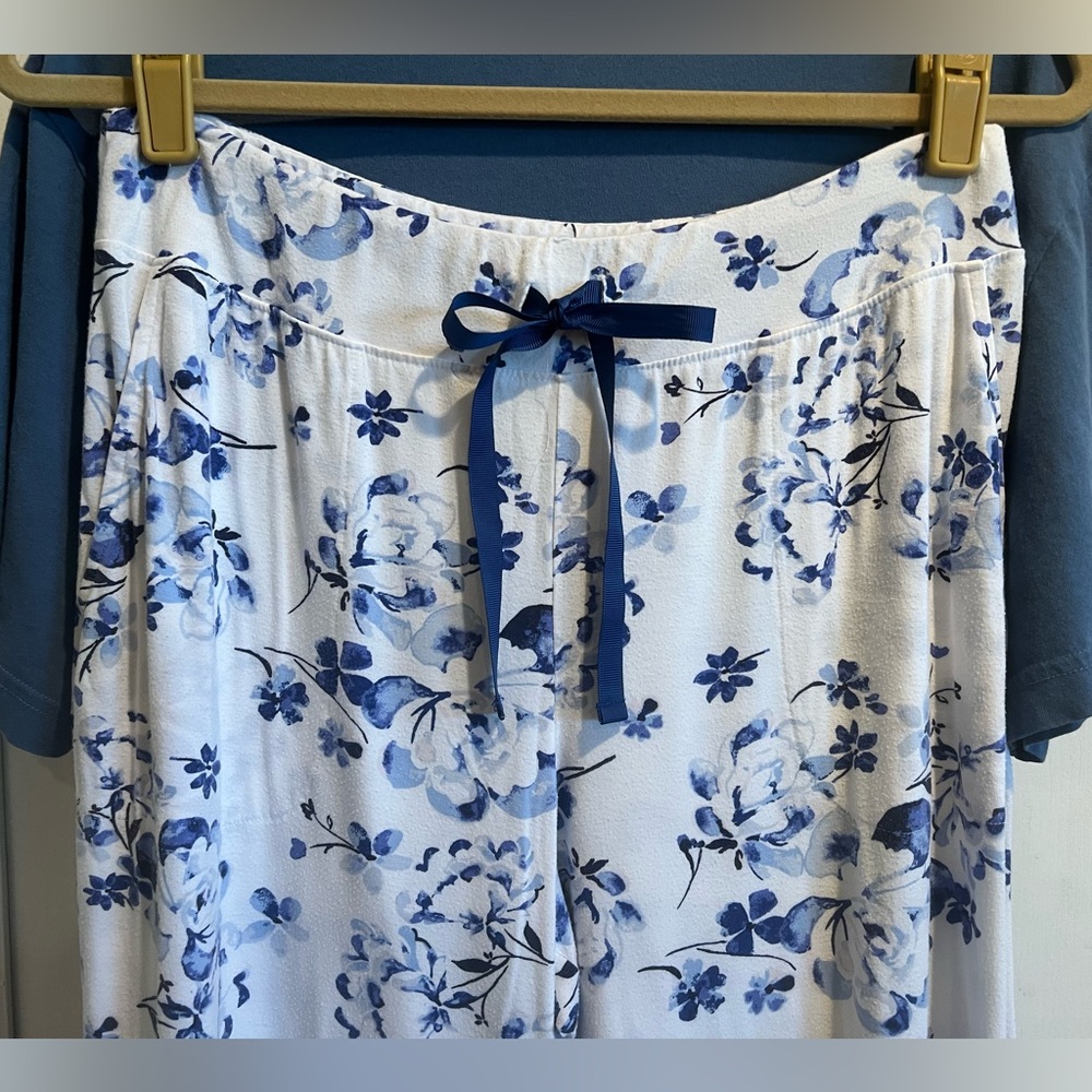 2Pc PJ Set 💙SOMA Pants & LIFE IS GOOD T / Blue Floral Pants w Pockets & Ski Dog - Picture 8 of 12